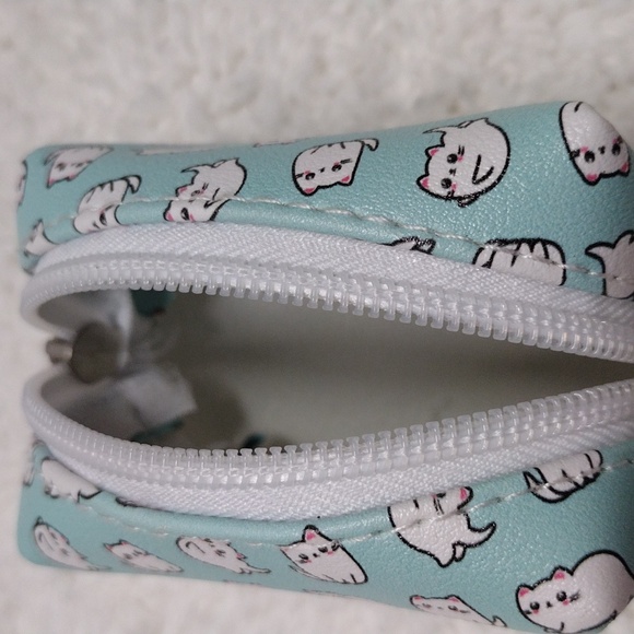 Animal Print Light Green Keychain Small Pouch - Picture 7 of 7